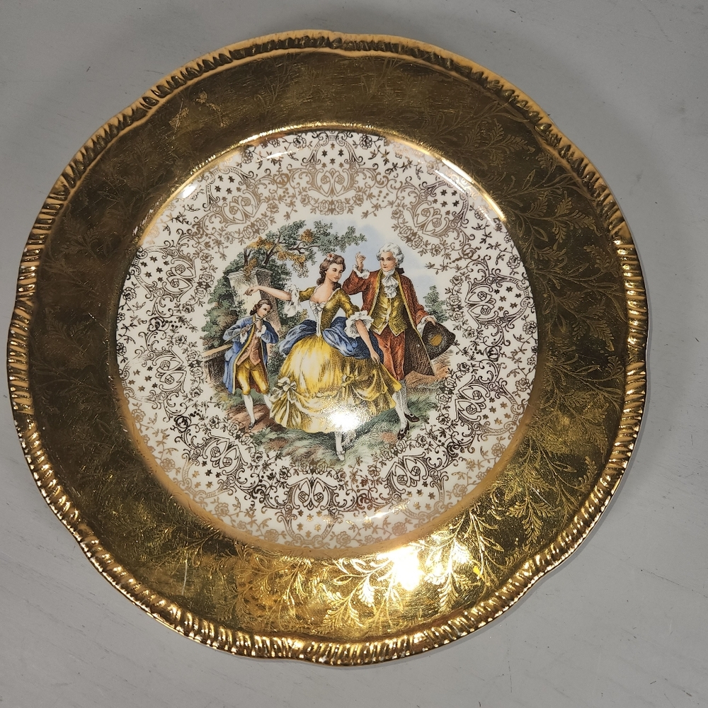 Vintage Atlas China Co. Inc. Fine China Warranted 22 Karat Gold Dinner Plate